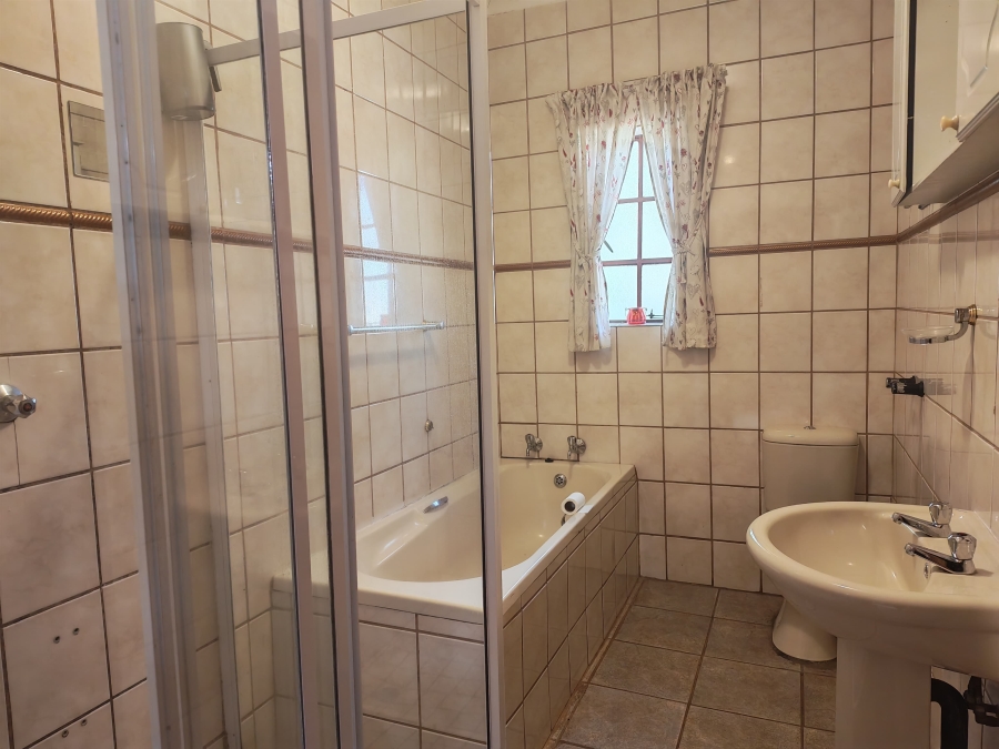 3 Bedroom Property for Sale in Azalea Park North West
